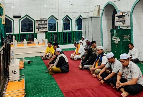 03112023_Gubernur Kalsel, H Sahbirin Noor berziarah ke kubah Datu Kalampayan, Jumat 3 November 2023. (wartabanjar.com - Ist. Setdaprov)