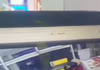 Viral! Karyawan Indomaret Hajar Perampok yang Pegang Benda Mirip Pistol