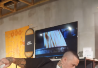 Turut Meriahkan Piala Dunia U-17, Radja Nainggolan Kedapatan Beli Batik di Sarinah
