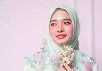 Terinspirasi Hobi Nonton Drakor, Inara Rusli Luncurkan K-Fashion