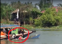 VIRAL! Jukung Acil Ibar Tertabrak Kelotok Saat Festival Pasar Terapung 2023 Lokbaintan