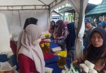 Festival Pasar Terapung 2023 Lokbaintan, Emak-emak Serbu Pasar Murah