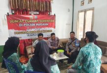 Dekatkan Diri ke Masyarakat, Polsek Pugaan Gelar Jum'at Curhat