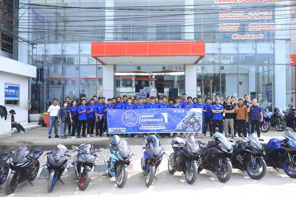 Bikers Yamaha di Jambi Nikmati Jajal All New R15 Connected Series Bersama Pembalap Berprestasi Mendunia
