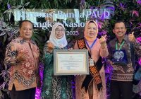 Kemendikbudristek Beri Penghargaan Kepada Hj Wahyu Windarti, Dukung Gerakan Transisi PAUD ke SD yang Menyenangkan