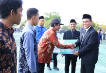 Hari Pahlawan, Bupati Tanah Bumbu Hibahkan Sejumlah Hewan Ternak