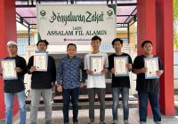 ASFA Salurkan Zakat, Belasan Remaja Lulusan Madrasah Aliyah Nurul Hidayah Tanah Bumbu Akhirnya Dapatkan Ijazah