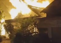 Kebakaran di Desa Pematang Tabalong, 5 Rumah Terbakar