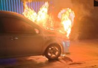 Mobil Chevrolet Terbakar di Jalan A Yani Palangka Raya