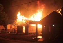 Tim Pemadam Susah Padamkan Api di Desa Binjai Pirua HST, 5 Rumah Hangus, 1 Orang Sesak Nafas