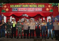 Kapolres Banjarbaru dan Dandim 1006/Banjar Cek Pospam dan Posyan, Bagikan Bingkisan
