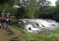 Wisata Air Jeram Alam Roh 17 Tahura Sultan Adam Diserbu Pengunjung Saat Libur Natal