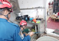 Geger Ular Kobra di Dapur Rumah Warga Komplek Pondok Bunga Bincau