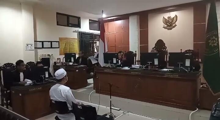 Dua Eks Karyawan Hadir Sebagai Saksi Di Sidang Kedua Robohnya Alfamart ...