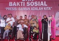 Kapolda Kalsel Serahkan Bantuan Alat Kesehatan di Acara Nikah Massal di Balai Kota Banjarmasin