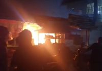 BREAKING NEWS Warung Makan Terbakar di Bumi Mas Banjarmasin