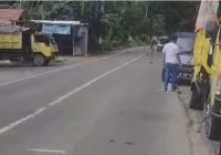 Warga Rantau Sumbang Kayu Bakar untuk Haul Abah Guru Sekumpul ke-19