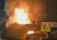 Kendaraan Konstruksi Berat Terbakar di Sungai Andai Banjarmasin