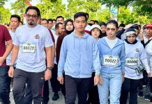 Gibran Rakabuming Turut Meriahkan Jalan Sehat Batfest 2023 di Batulicin