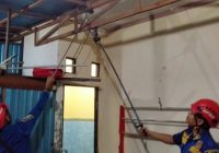 Ular Piton 3 Meter Dievakuasi dari Atap Dapur Rumah Warga Desa Cindai Alus Martapura