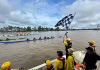 64 Peserta Ikuti Balap Jukung Tradisional di Jembatan Bromo Paman Birin Cup