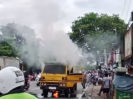 Geger, Truk Terbakar di Jalan Sutoyo S Banjarmasin