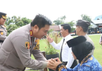4 Personel Polres Banjarbaru Mendapat Hadiah Umrah dari Kapolres