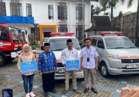 PAM Bandarmasih Serahkan CSR ke Masjid Sultan Suriansyah dan Yayasan Kaki