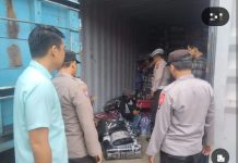 Polsek KPL Banjarmasin Cek Barang Kontainer di Pelabuhan