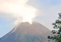 Warga Dekat Merapi Diminta Waspada, Terjadi Guguran Lava 22 Kali
