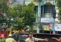 Tabrak Median, Pikap Terguling di Jalan Brigjen H Hasan Basry Kayu Tangi