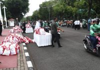 Cek Fakta Jokowi Bagi-Bagi Sembako depan Istana Merdeka Jelang Pemilu