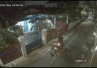 Terekam CCTV Sekelompok Pria Tebas APK Caleg dan Capres Pakai Sajam di Pemurus Dalam Banjarmasin
