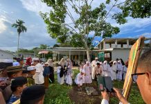 Guru Tungkal Letakkan Batu Pertama Masjid Sunan Cendana Pondok RMA Banjarbaru