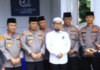 Polri Kunjungi Ustadz Adi Hidayat Jelang Pemilu