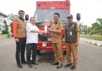 Anggota DPR RI Serahkan Bantuan Satu Unit Mobil Dapur Umum dari BNPB untuk Balangan