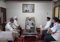 PLN Wakafkan 100 Mushaf Alquran Kepada Ponpes Darussalam Martapura,  KH Wildan Salman Sampaikan Rasa Syukur