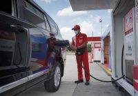 Pemilik Mobil Bensin Diminta Bersiap Hadapi BBM Campur Etanol 20 Persen