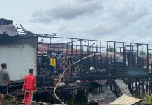 Diduga Korslet, Sebuah Rumah di Pulau Sewangi Hangus Terbakar