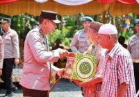 Ciptakan Pemilu 2024 Damai, Kapolda Kalsel Bakti Sosial ke Desa Batang Kulur Kanan HSS