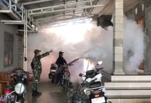 Antisipasi DBD, Koramil 1006-13/Sambung Makmur Gelar Fogging dan Bersih-Bersih