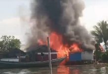 Dinsos Kalsel Kirim Batuan Tanggap Darurat untuk Korban Kebakaran di Berangas Timur Alalak