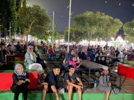 Warga Tanah Laut Nonbar Film Muhammad Arsyad Al-Banjari