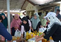 Kaum Emak-Emak di Juai Serbu Pasar Murah Disperindag Balangan