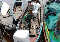 Distribusi Logistik Pemilu ke 16 Desa di Aluh-Aluh Harus Pakai Kelotok