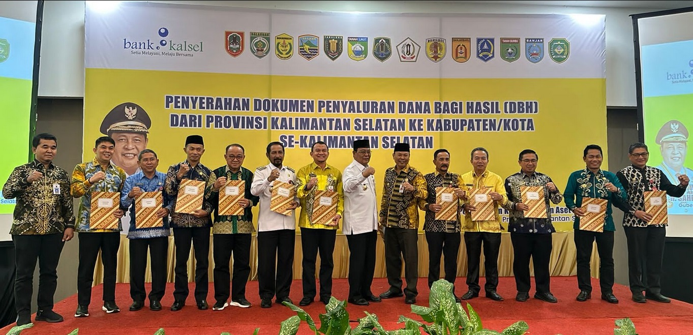 Wakili Bupati Tanbu, Sekda Ambo Sakka Hadiri RUPS-LB Bank Kalsel di Banjarmasin