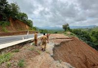 Dinas PUPR Kalsel Tinjau Longsor di Akses Jalan Baru Banjarbaru - Batulicin