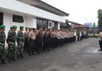 1 Pleton TNI dan Polwan Turut Amankan Pleno Terbuka KPU Tanah Laut