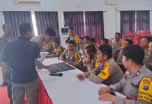 Satbinmas Polres Tabalong Bagi-bagi 28 Smartphone kepada Bhabinkamtibmas