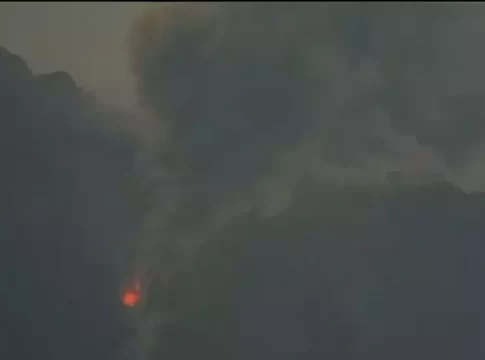 Erupsi, Gunung Semeru Muntahkan Guguran Lava Sejauh 800 Meter